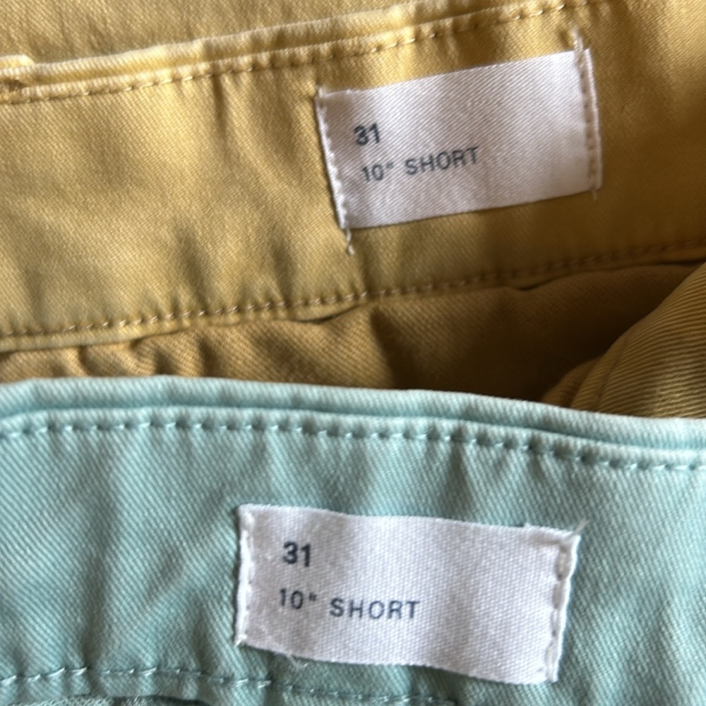 Bundle of 2 GAP 10" Casual Men’s Shorts Sz 31 in Yellow & Island Blue (Green)
